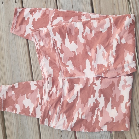 Wonderly Pants - Wonderly Pink and White Camouflage Leggings